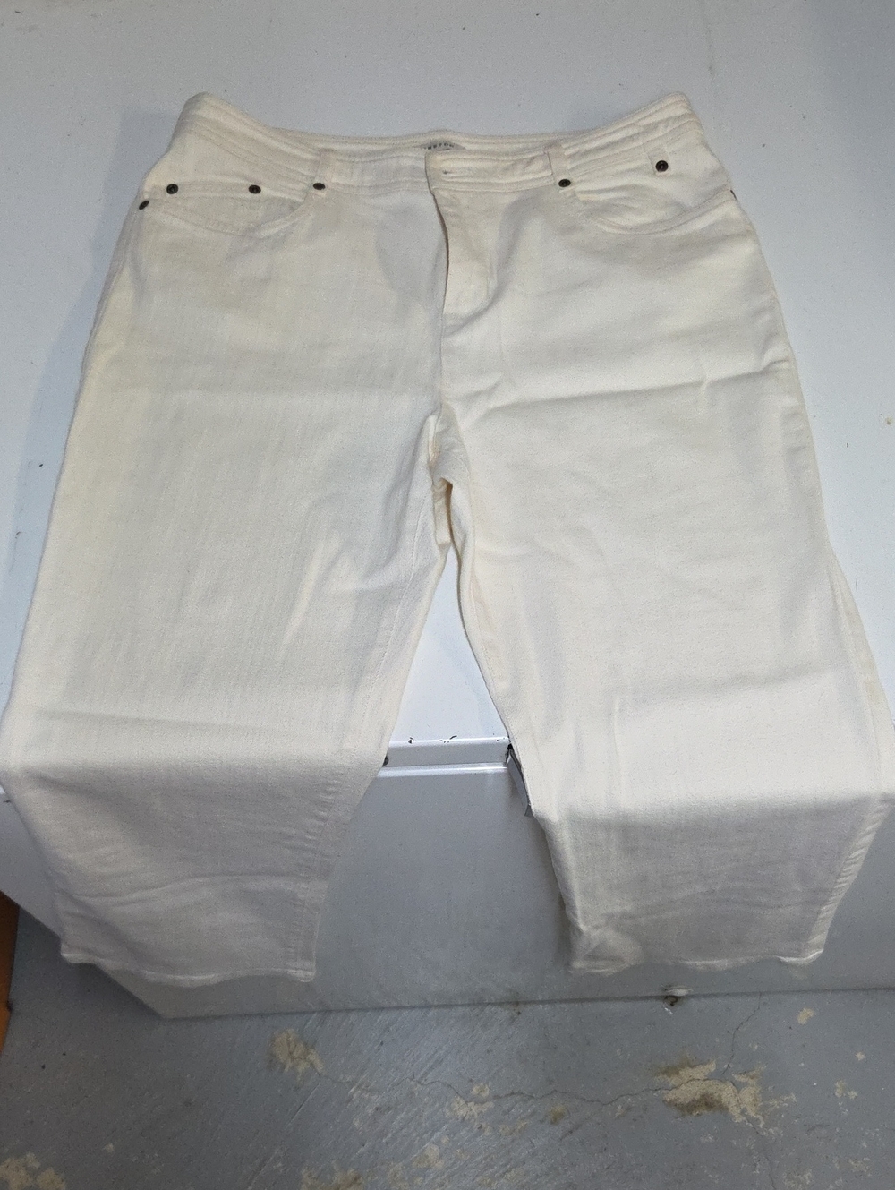 Jones New York Cream Straight Leg Stretch Jeans Sz 12